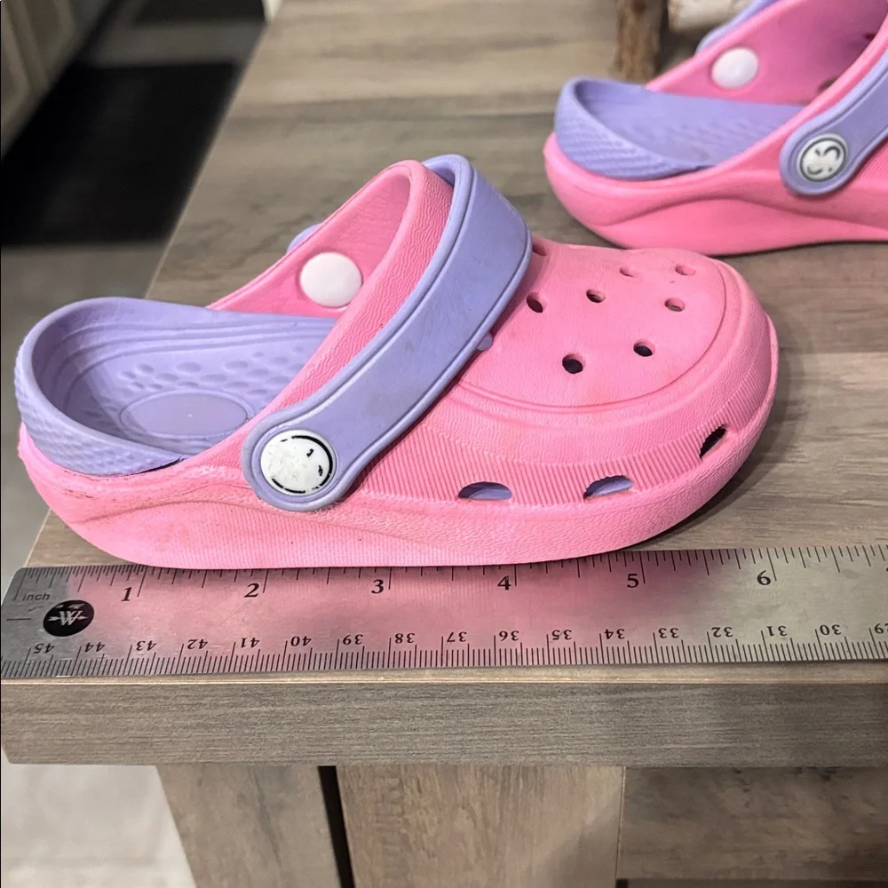 PRE OWNED Toddler Pink & Purple Clogs 150 MM CONVERTS TYPICALLY TO 7.5-8